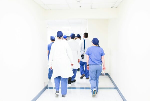 fidéliser vos équipes médicales retaining your medical teams